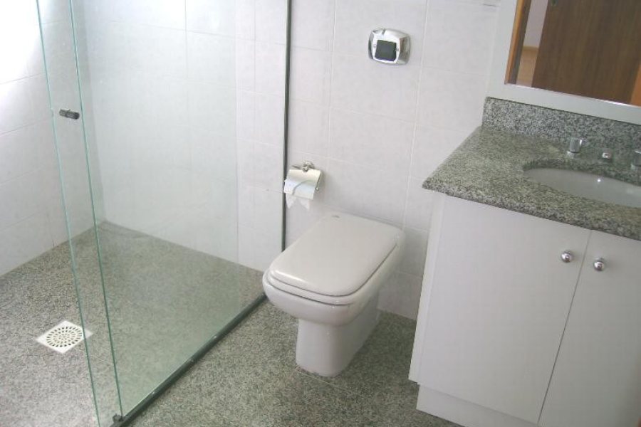 Apartamento com 170m², 3 dormitórios, 1 vaga, no bairro Centro em Caxias do Sul para Comprar