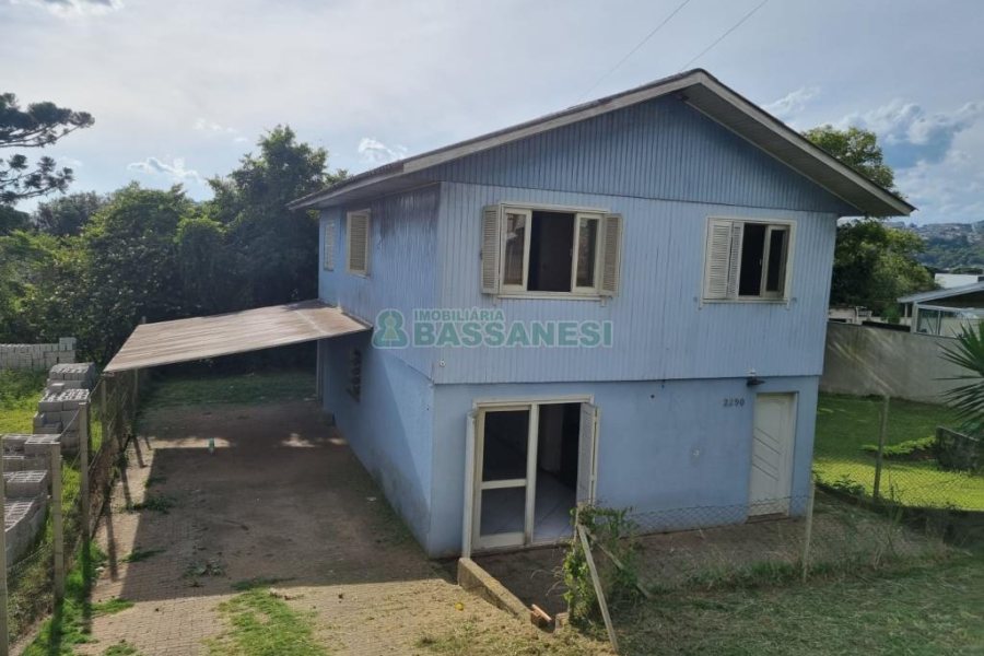 Casa com 120m², 4 dormitórios, 2 vagas, no bairro São Luiz em Caxias do Sul para Comprar