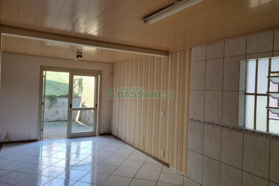Casa com 120m², 4 dormitórios, 2 vagas, no bairro São Luiz em Caxias do Sul para Comprar