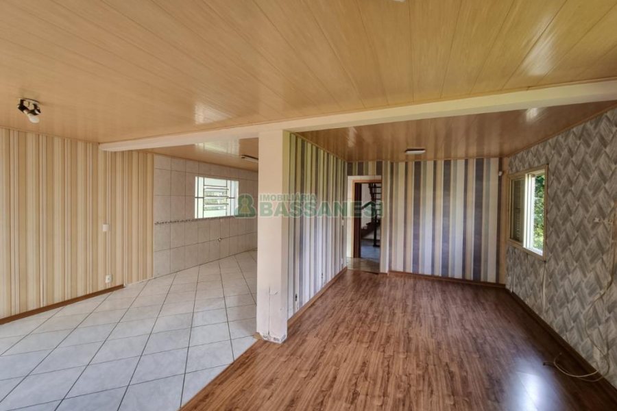 Casa com 120m², 4 dormitórios, 2 vagas, no bairro São Luiz em Caxias do Sul para Comprar