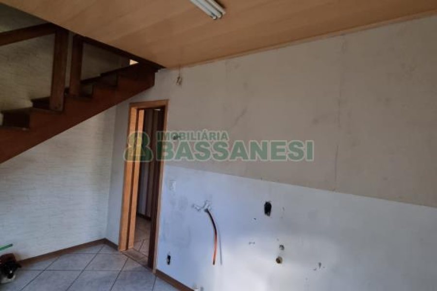 Casa com 120m², 4 dormitórios, 2 vagas, no bairro São Luiz em Caxias do Sul para Comprar