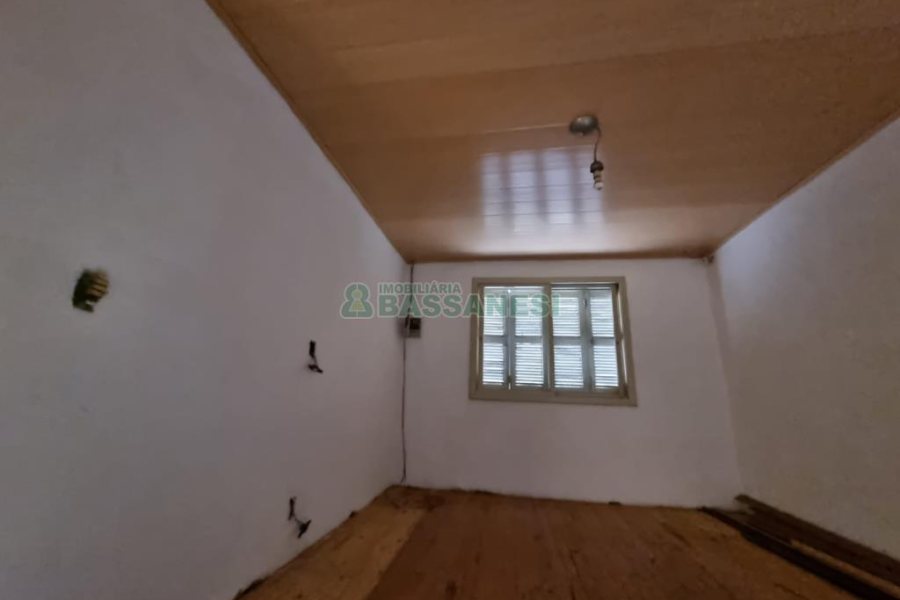 Casa com 120m², 4 dormitórios, 2 vagas, no bairro São Luiz em Caxias do Sul para Comprar