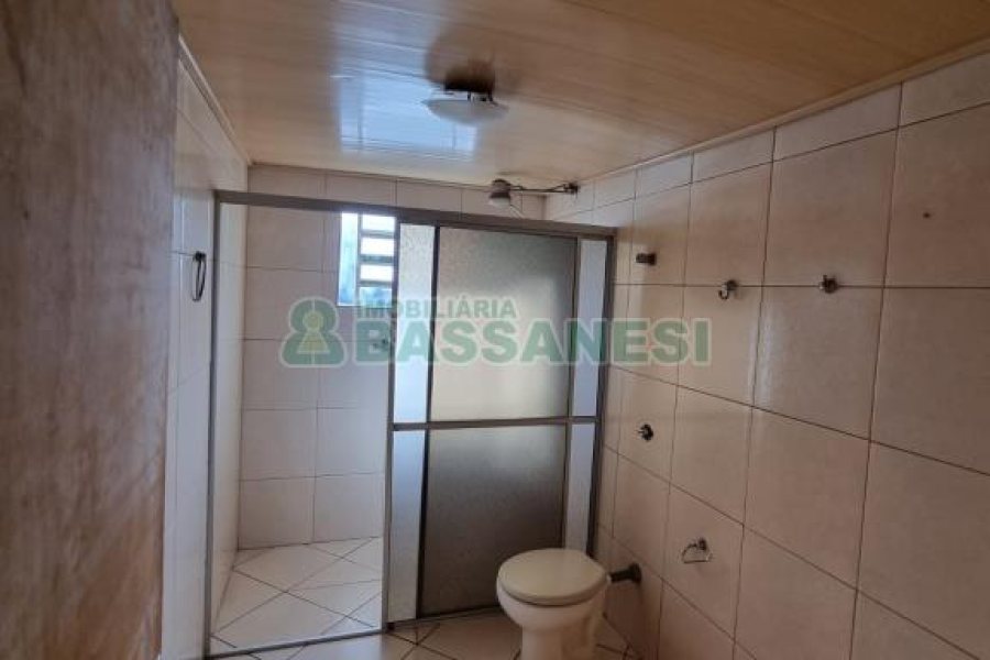 Casa com 120m², 4 dormitórios, 2 vagas, no bairro São Luiz em Caxias do Sul para Comprar