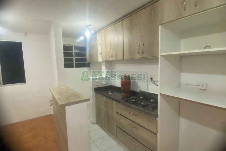 Apartamento com 58m², 2 dormitórios, 1 vaga, no bairro Parque Oasis em Caxias do Sul para Alugar