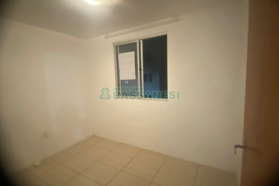 Apartamento com 58m², 2 dormitórios, 1 vaga, no bairro Parque Oasis em Caxias do Sul para Alugar