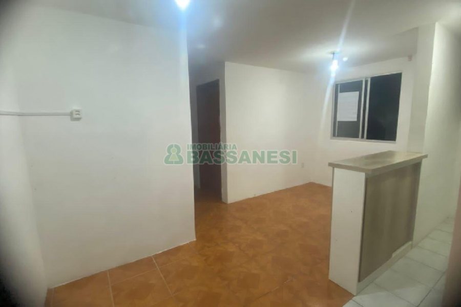Apartamento com 58m², 2 dormitórios, 1 vaga, no bairro Parque Oasis em Caxias do Sul para Alugar