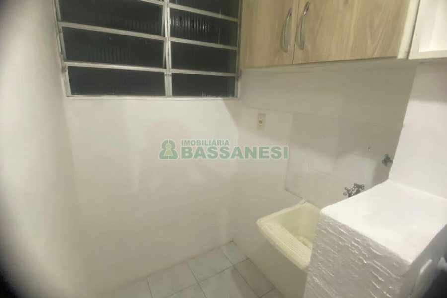 Apartamento com 58m², 2 dormitórios, 1 vaga, no bairro Parque Oasis em Caxias do Sul para Alugar