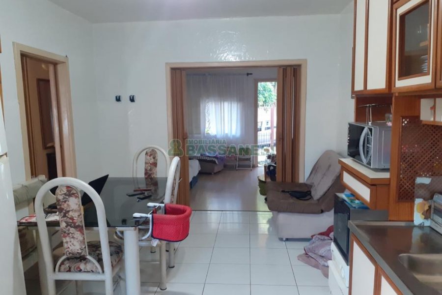 Casa com 110m², 3 dormitórios, 1 vaga, no bairro Cristo Redentor em Caxias do Sul para Comprar