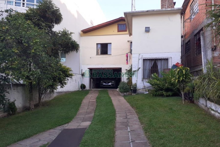 Casa com 110m², 3 dormitórios, 1 vaga, no bairro Cristo Redentor em Caxias do Sul para Comprar