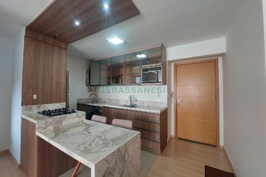 Apto Mobiliado com 47m², 1 dormitório, 1 vaga, no bairro Madureira em Caxias do Sul para Alugar