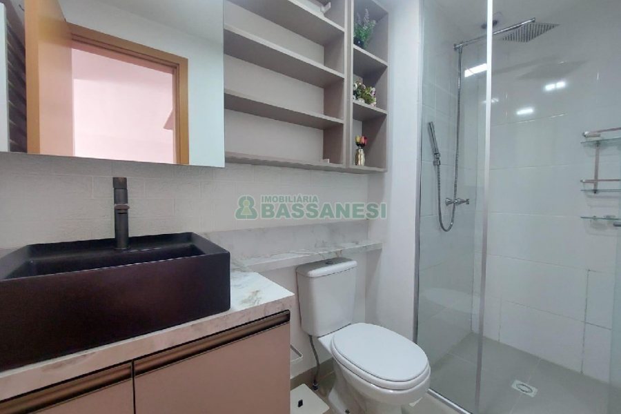 Apto Mobiliado com 47m², 1 dormitório, 1 vaga, no bairro Madureira em Caxias do Sul para Alugar