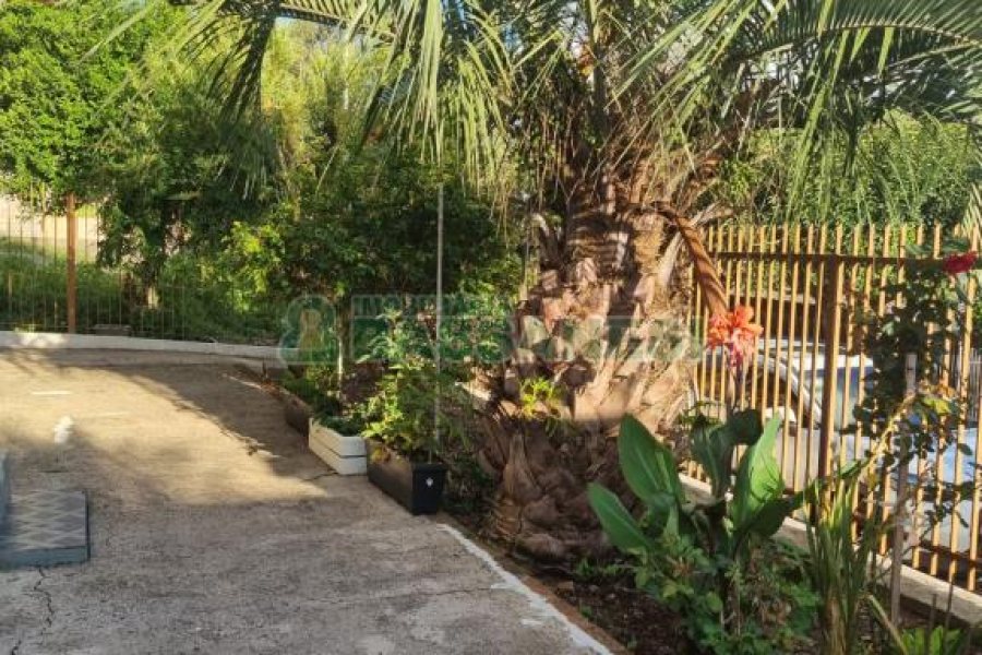 Casa com 192m², 3 dormitórios, 4 vagas, no bairro Desvio Rizzo em Caxias do Sul para Comprar