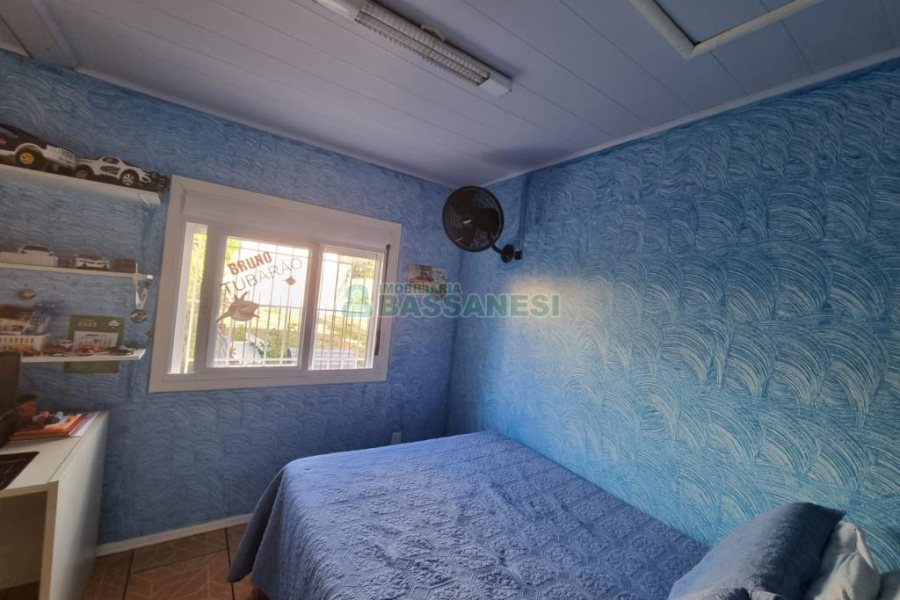 Casa com 192m², 3 dormitórios, 4 vagas, no bairro Desvio Rizzo em Caxias do Sul para Comprar