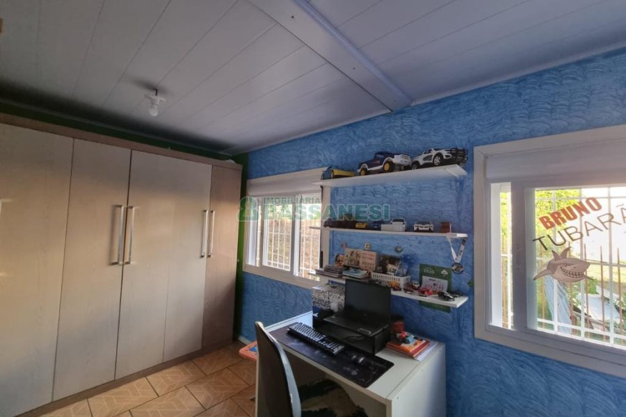 Casa com 192m², 3 dormitórios, 4 vagas, no bairro Desvio Rizzo em Caxias do Sul para Comprar