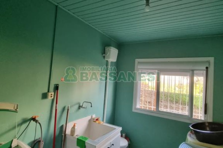 Casa com 192m², 3 dormitórios, 4 vagas, no bairro Desvio Rizzo em Caxias do Sul para Comprar