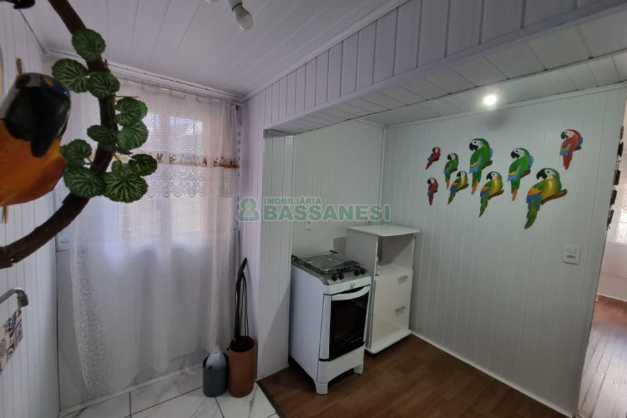 Casa com 118m², 4 dormitórios, no bairro Kayser em Caxias do Sul para Comprar