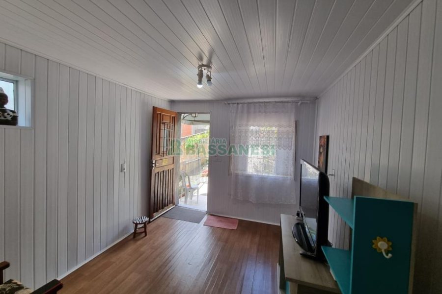 Casa com 118m², 4 dormitórios, no bairro Kayser em Caxias do Sul para Comprar