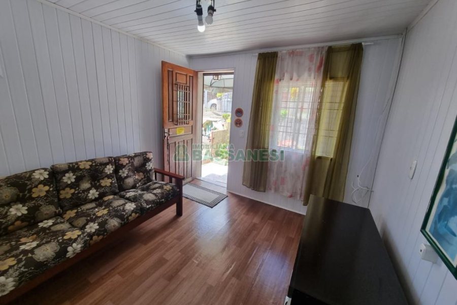 Casa com 118m², 4 dormitórios, no bairro Kayser em Caxias do Sul para Comprar