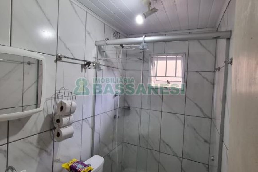 Casa com 118m², 4 dormitórios, no bairro Kayser em Caxias do Sul para Comprar