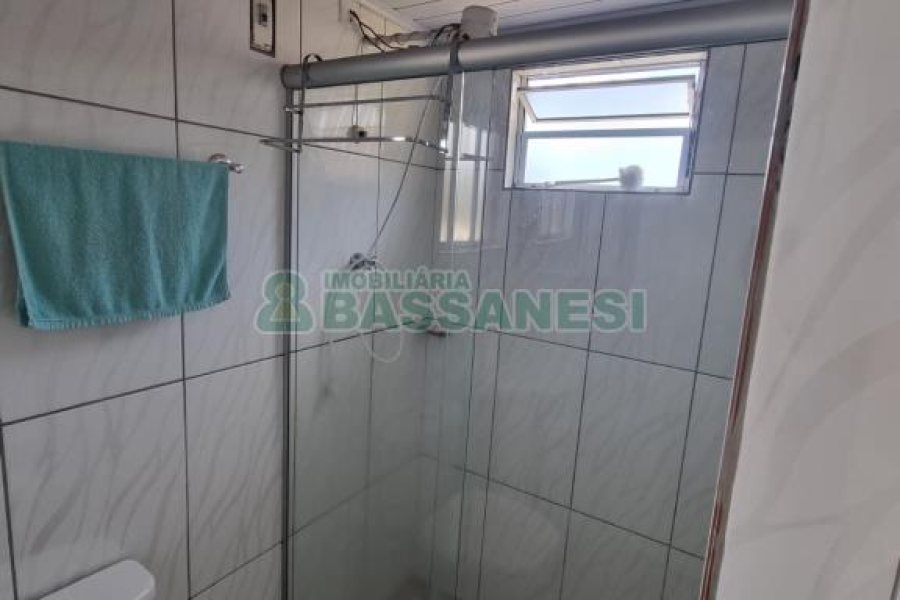 Casa com 118m², 4 dormitórios, no bairro Kayser em Caxias do Sul para Comprar