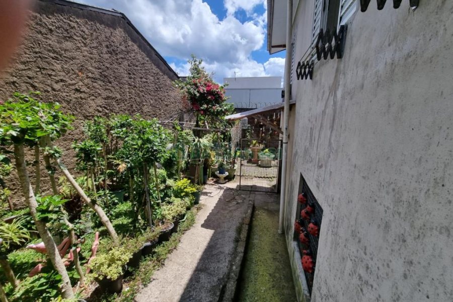 Casa com 118m², 4 dormitórios, no bairro Kayser em Caxias do Sul para Comprar