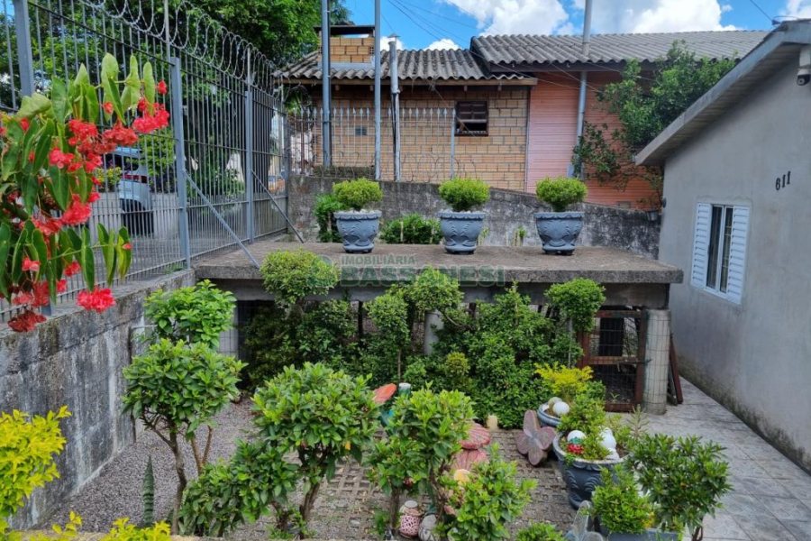 Casa com 118m², 4 dormitórios, no bairro Kayser em Caxias do Sul para Comprar