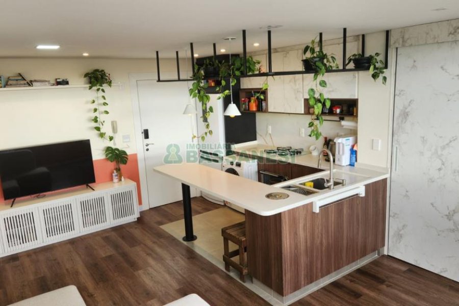 Apartamento com 49m², 1 dormitório, 1 vaga, no bairro Lourdes em Caxias do Sul para Comprar