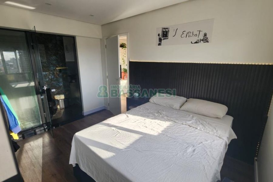 Apartamento com 49m², 1 dormitório, 1 vaga, no bairro Lourdes em Caxias do Sul para Comprar