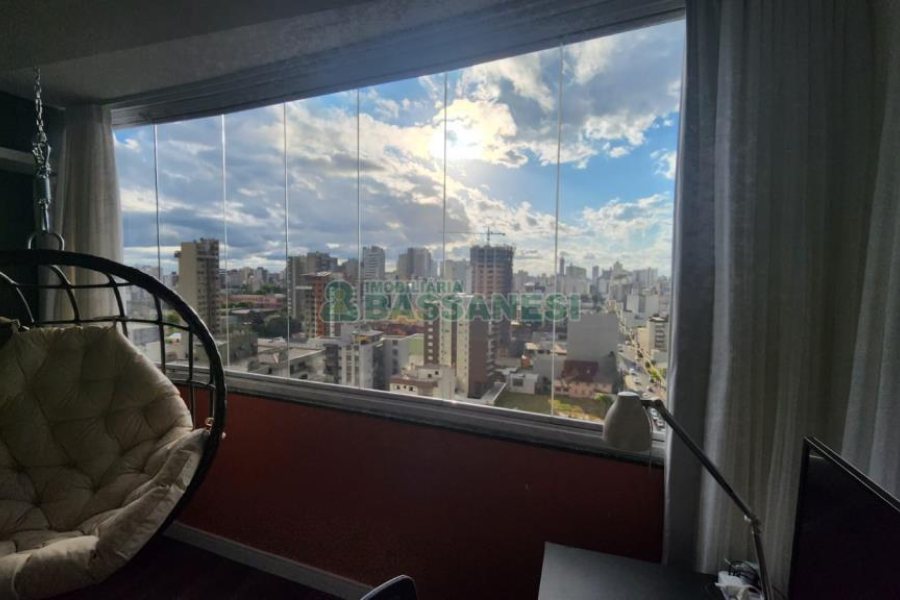 Apartamento com 49m², 1 dormitório, 1 vaga, no bairro Lourdes em Caxias do Sul para Comprar