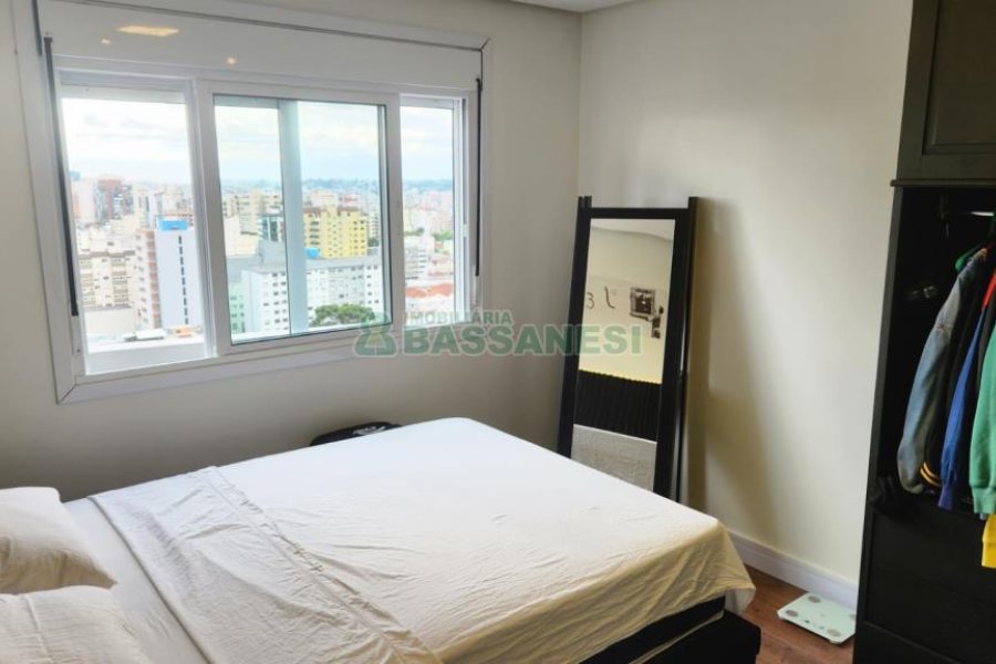 Apartamento com 49m², 1 dormitório, 1 vaga, no bairro Lourdes em Caxias do Sul para Comprar