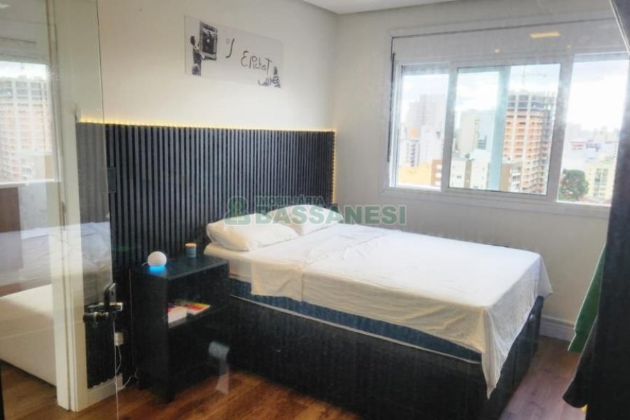 Apartamento com 49m², 1 dormitório, 1 vaga, no bairro Lourdes em Caxias do Sul para Comprar