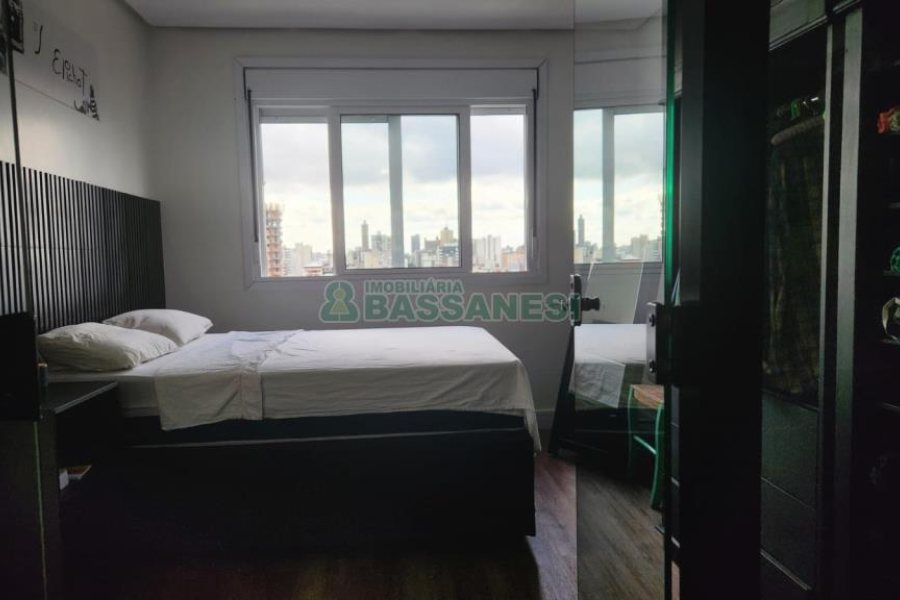 Apartamento com 49m², 1 dormitório, 1 vaga, no bairro Lourdes em Caxias do Sul para Comprar