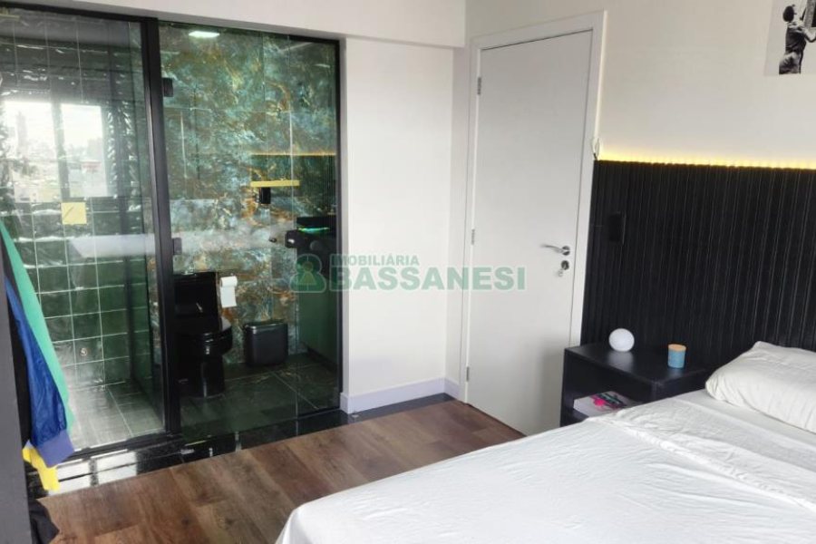 Apartamento com 49m², 1 dormitório, 1 vaga, no bairro Lourdes em Caxias do Sul para Comprar