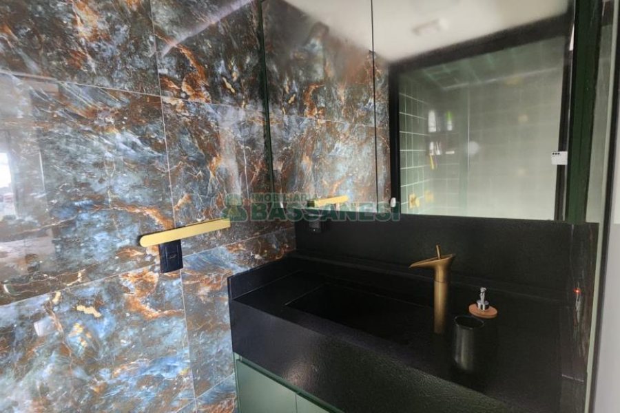 Apartamento com 49m², 1 dormitório, 1 vaga, no bairro Lourdes em Caxias do Sul para Comprar