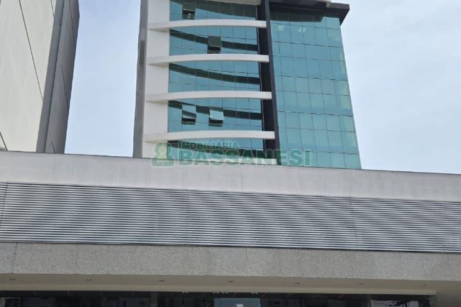 Apartamento com 49m², 1 dormitório, 1 vaga, no bairro Lourdes em Caxias do Sul para Comprar