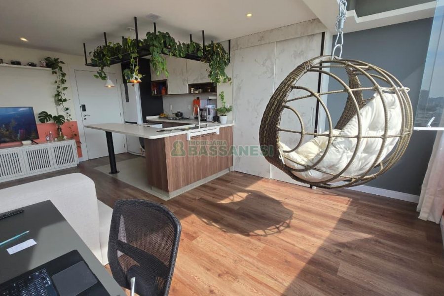 Apartamento com 49m², 1 dormitório, 1 vaga, no bairro Lourdes em Caxias do Sul para Comprar