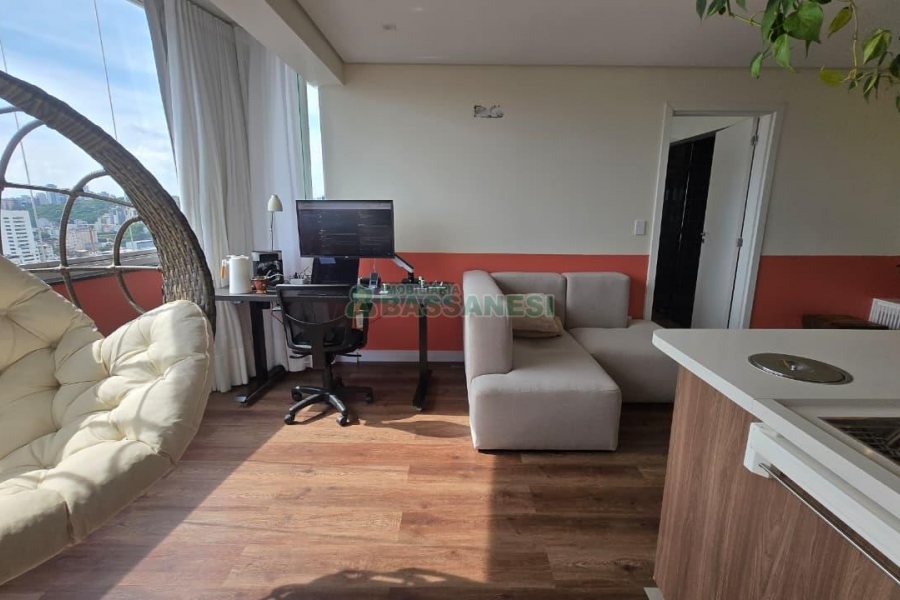 Apartamento com 49m², 1 dormitório, 1 vaga, no bairro Lourdes em Caxias do Sul para Comprar