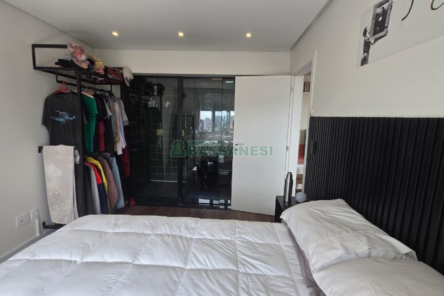 Apartamento com 49m², 1 dormitório, 1 vaga, no bairro Lourdes em Caxias do Sul para Comprar