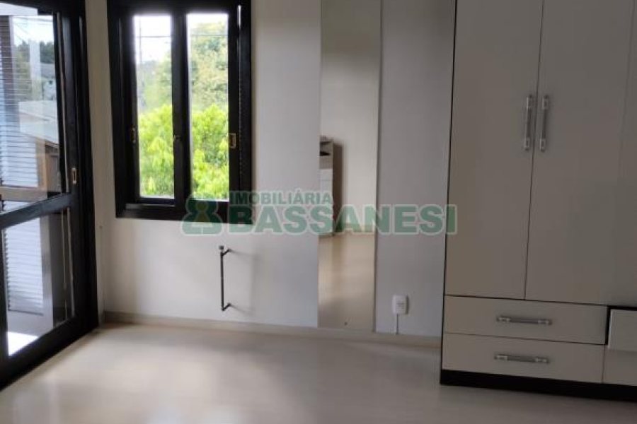Casa com 132m², 3 dormitórios, 2 vagas, no bairro Desvio Rizzo em Caxias do Sul para Comprar