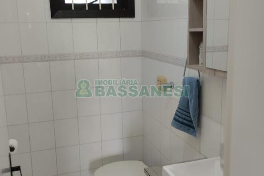 Casa com 132m², 3 dormitórios, 2 vagas, no bairro Desvio Rizzo em Caxias do Sul para Comprar