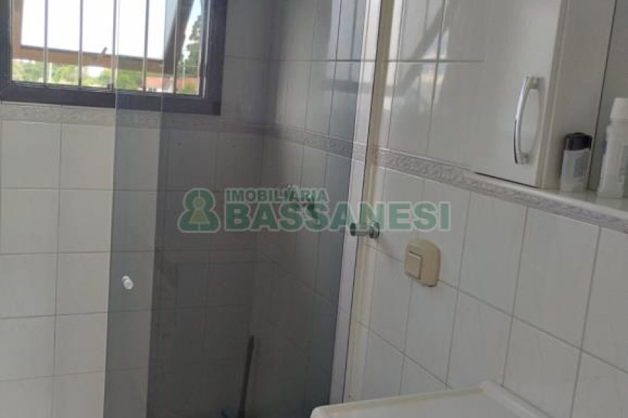 Casa com 132m², 3 dormitórios, 2 vagas, no bairro Desvio Rizzo em Caxias do Sul para Comprar