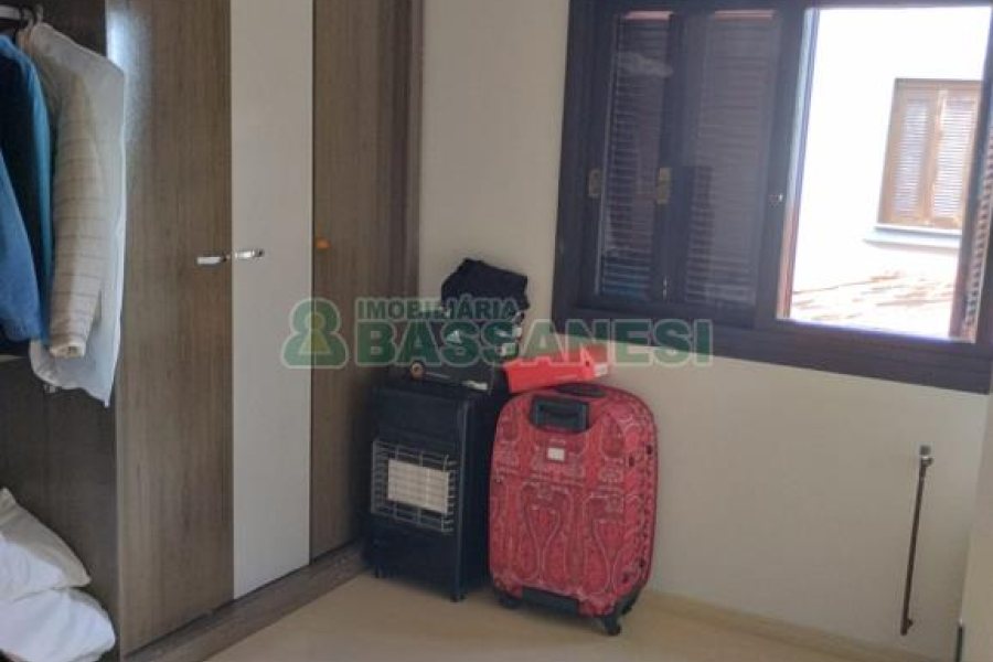 Casa com 132m², 3 dormitórios, 2 vagas, no bairro Desvio Rizzo em Caxias do Sul para Comprar