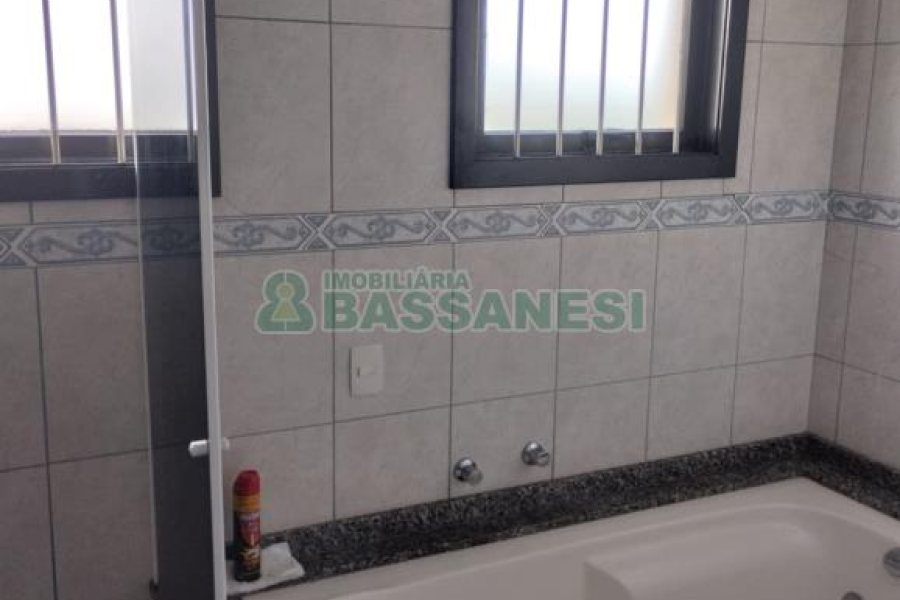 Casa com 132m², 3 dormitórios, 2 vagas, no bairro Desvio Rizzo em Caxias do Sul para Comprar