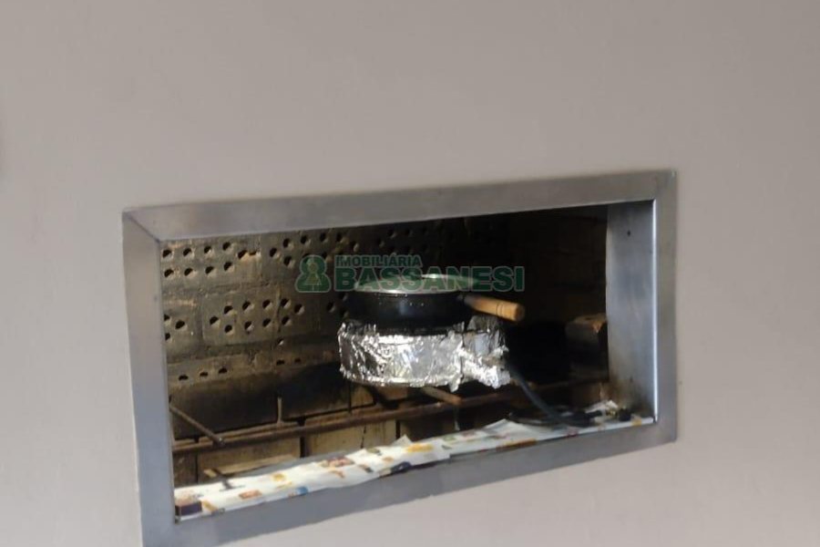 Casa com 116m², 3 dormitórios, 2 vagas, no bairro Vinhedos em Caxias do Sul para Comprar