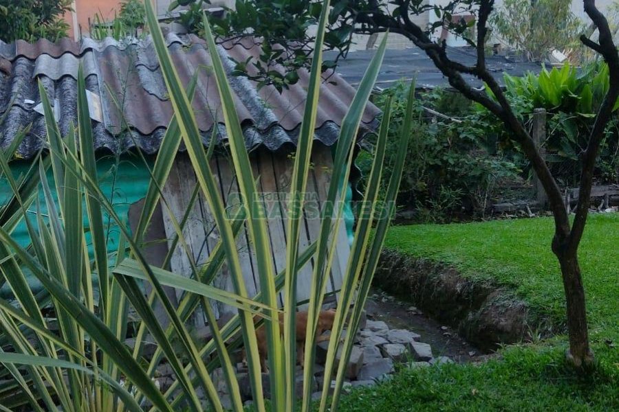 Casa com 116m², 3 dormitórios, 2 vagas, no bairro Vinhedos em Caxias do Sul para Comprar