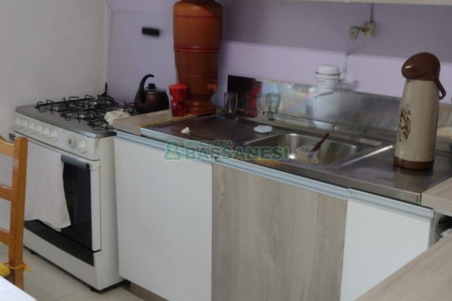 Casa com 116m², 3 dormitórios, 2 vagas, no bairro Vinhedos em Caxias do Sul para Comprar