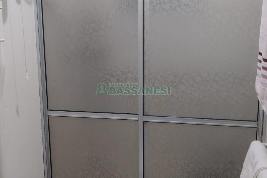 Casa com 116m², 3 dormitórios, 2 vagas, no bairro Vinhedos em Caxias do Sul para Comprar