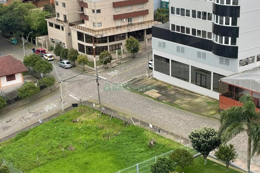Terreno com 336m², no bairro Panazzolo em Caxias do Sul para Comprar
