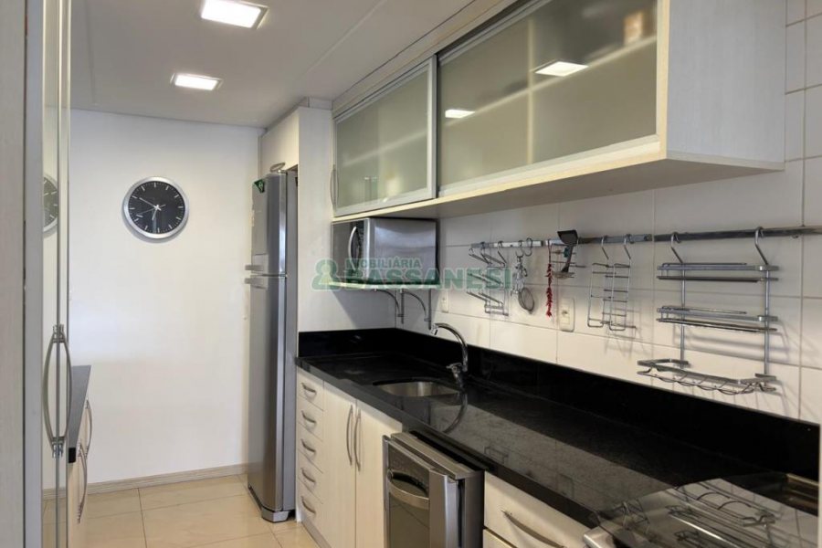 Apto Mobiliado com 82m², 2 dormitórios, 2 vagas, no bairro Lourdes em Caxias do Sul para Alugar