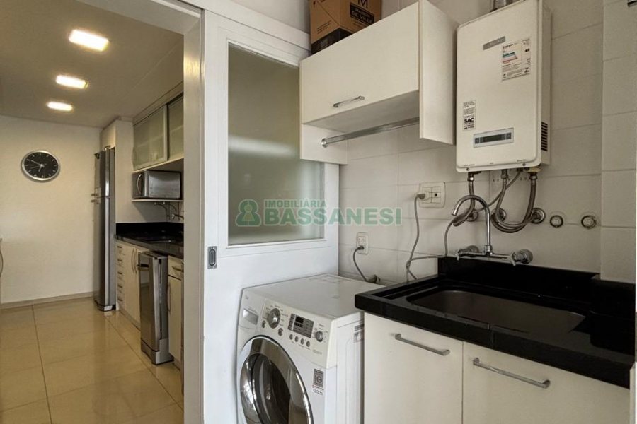 Apto Mobiliado com 82m², 2 dormitórios, 2 vagas, no bairro Lourdes em Caxias do Sul para Alugar